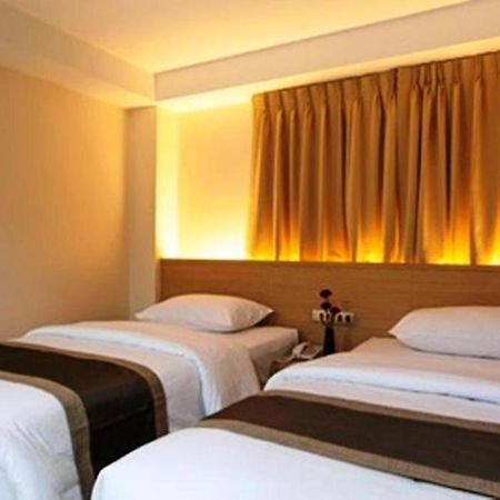 Gateway Hotel Pratunam Бангкок Экстерьер фото