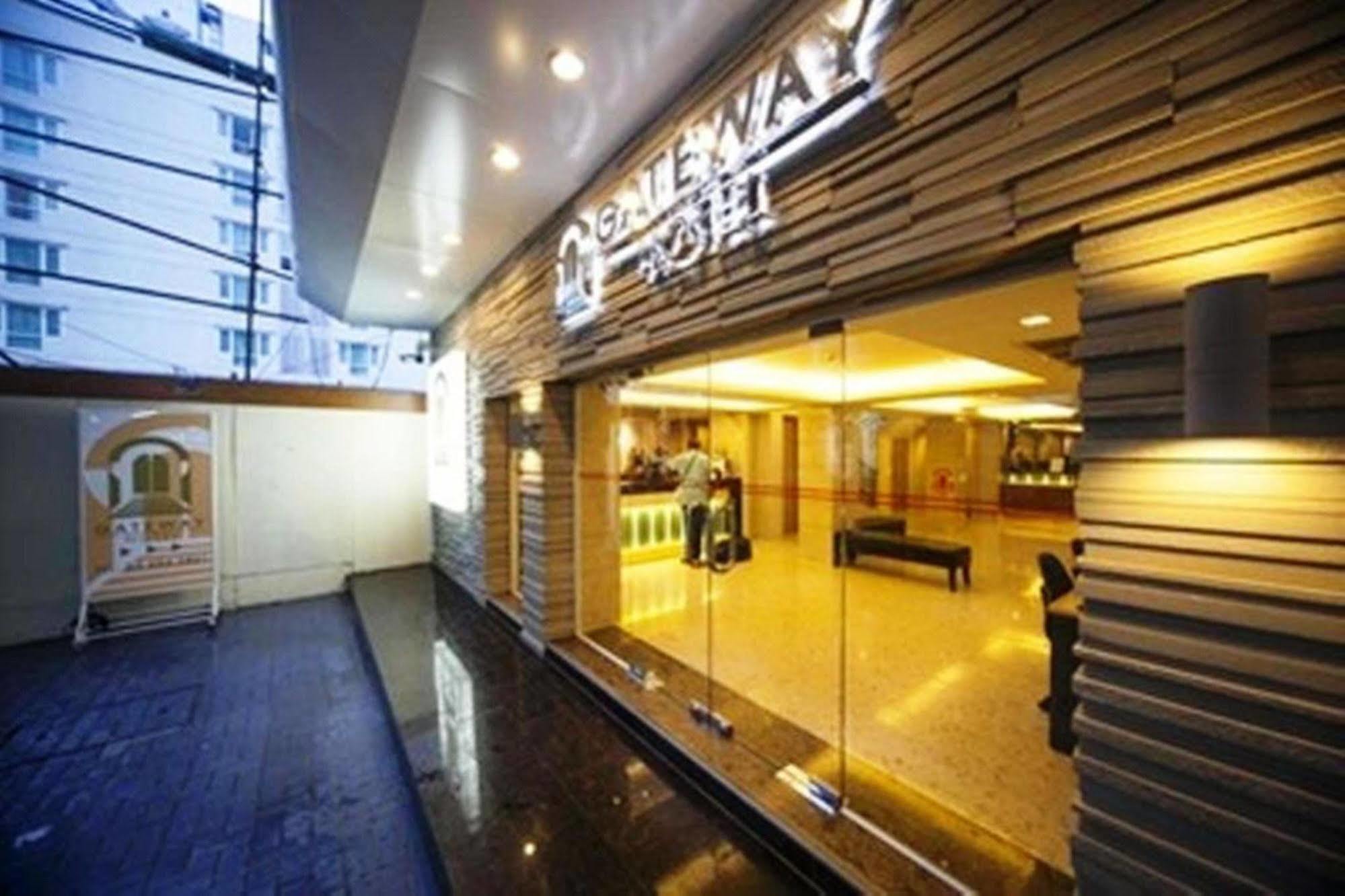 Gateway Hotel Pratunam Бангкок Экстерьер фото